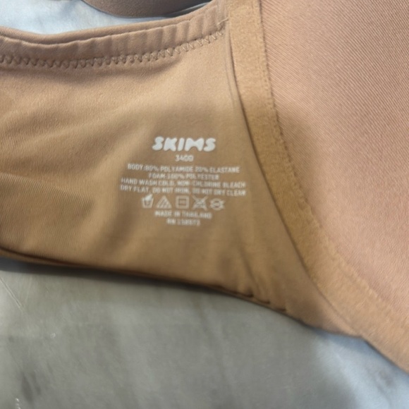 COPY - Skims Fits everybody push-up Demi bra size 34DD - Picture 7 of 7